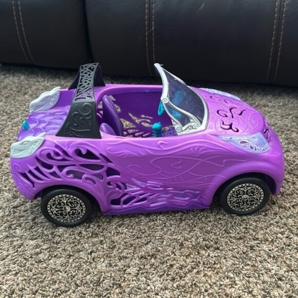 Monster High Scaris: City of Frights Convertible Purple Car - Picture 1 of 7